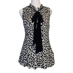 DKNY white and black leopard print accordion top size L